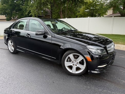Used 2011 Mercedes-Benz C 300 4MATIC Sedan image 4