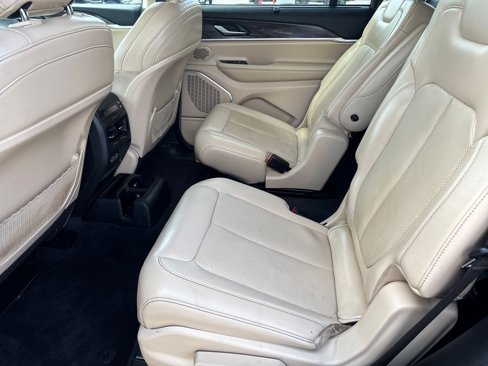 Used 2021 Jeep Grand Cherokee L Limited w/ Luxury Tech Group II image 13