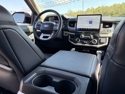 Used 2024 Ford Expedition Max XLT image 31