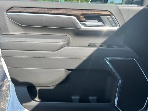 New 2026 GMC Sierra 3500 SLE w/ Preferred Package image 9