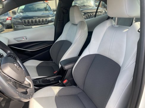 Used 2019 Toyota Corolla XSE image 10