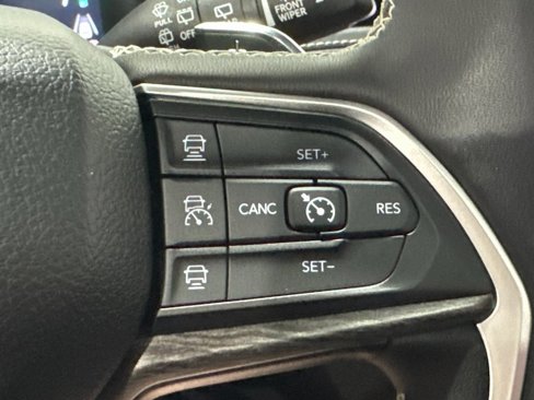 Used 2023 Jeep Grand Cherokee 4WD 4xe image 6