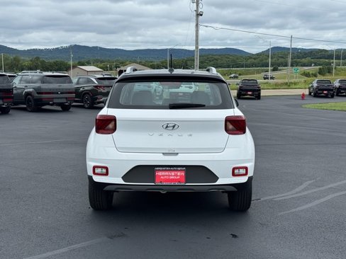 Certified 2025 Hyundai Venue Limited image 26