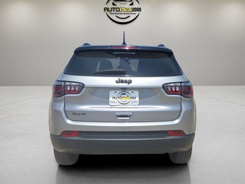 Used 2024 Jeep Compass Latitude w/ Convenience Group image 6
