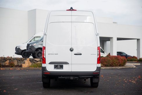 Used 2025 Mercedes-Benz Sprinter 2500 image 4
