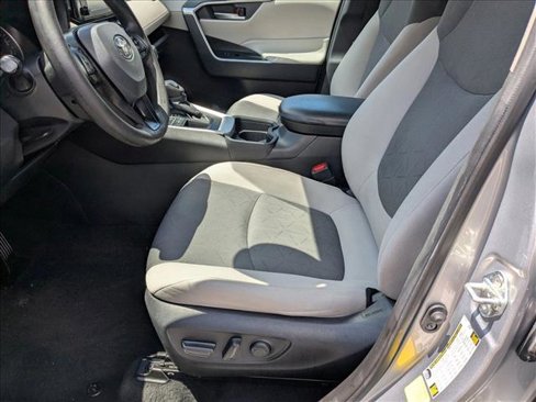 Used 2021 Toyota RAV4 XLE image 16