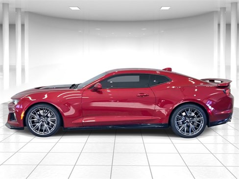 Used 2022 Chevrolet Camaro ZL1 image 2