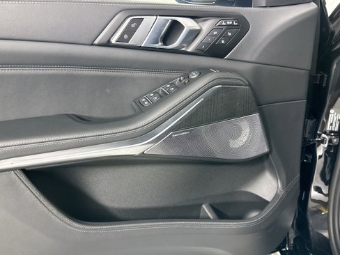 New 2026 BMW ALPINA XB7 image 16