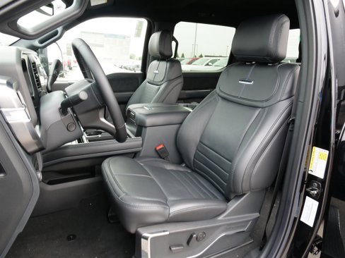 New 2025 Ford F350 Platinum w/ FX4 Off-Road Package image 14