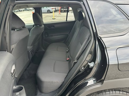 Used 2025 Toyota Corolla Cross LE image 24