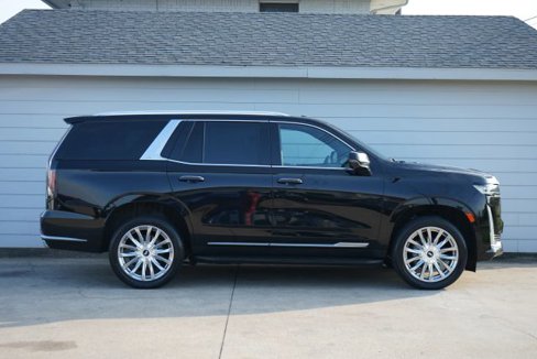 Used 2021 Cadillac Escalade Premium Luxury w/ LPO, Illumination Package image 2