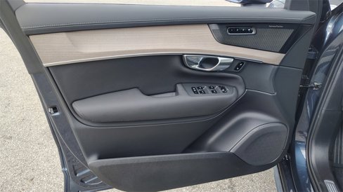New 2026 Volvo XC90 T8 Plus image 9