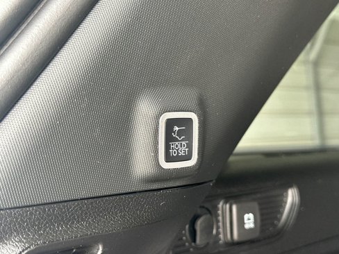 Used 2022 Jeep Grand Cherokee Altitude image 41