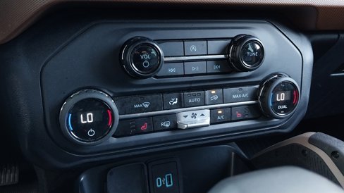 Used 2024 Ford Bronco Outer Banks image 27