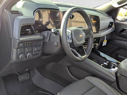 New 2026 Chevrolet Suburban Premier image 3