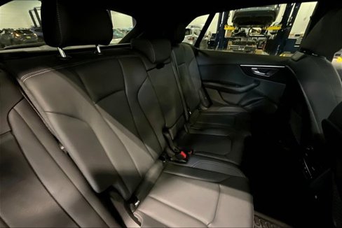Certified 2025 Audi Q8 Premium image 27