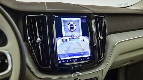Certified 2025 Volvo XC60 T8 Plus w/ Protection Package Premier image 25