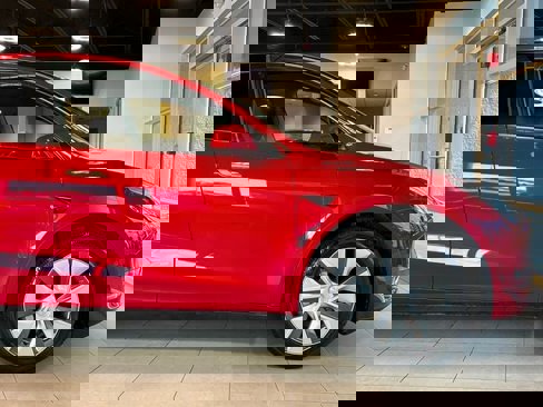 Used 2023 Tesla Model Y Long Range image 16