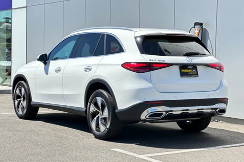 Used 2024 Mercedes-Benz GLC 300 image 3
