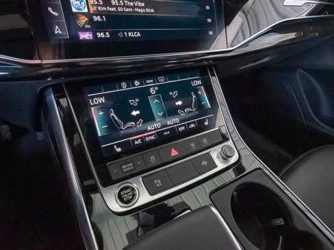 Certified 2025 Audi Q8 Premium image 28
