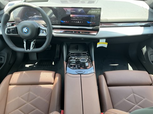 New 2026 BMW i5 eDrive40 w/ M Sport Package image 3