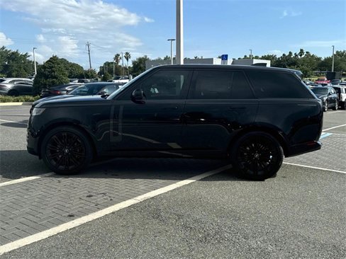New 2025 Land Rover Range Rover SE image 2