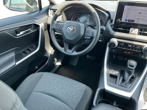 Used 2024 Toyota RAV4 XLE image 31