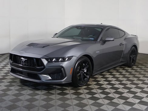 Used 2025 Ford Mustang GT image 6