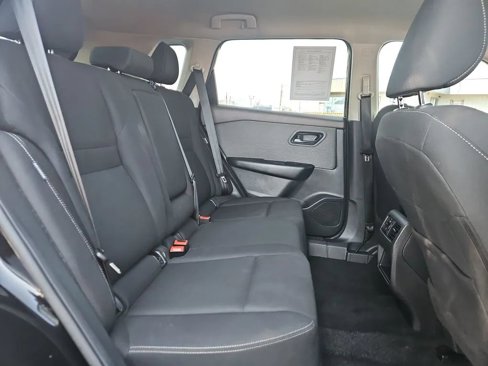 Used 2023 Nissan Rogue S image 19