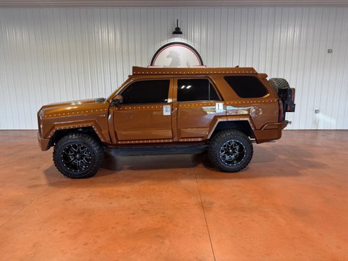Used 2016 Toyota 4Runner SR5 image 1