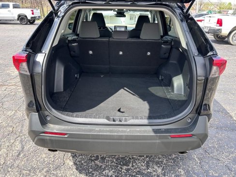 Used 2022 Toyota RAV4 XLE image 5