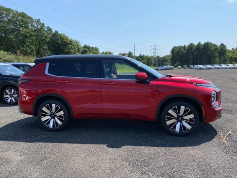 New 2025 Mitsubishi Outlander AWD image 2