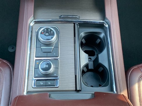 Used 2024 Ford Expedition Limited image 18