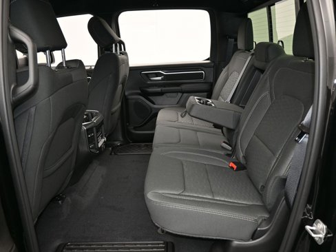 New 2025 RAM 1500 4x4 Crew Cab image 28