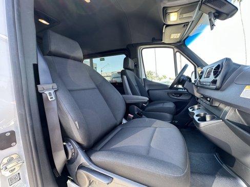 Used 2024 Mercedes-Benz Sprinter 2500 image 15