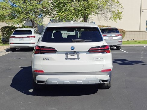 Used 2025 BMW X5 xDrive50e image 6