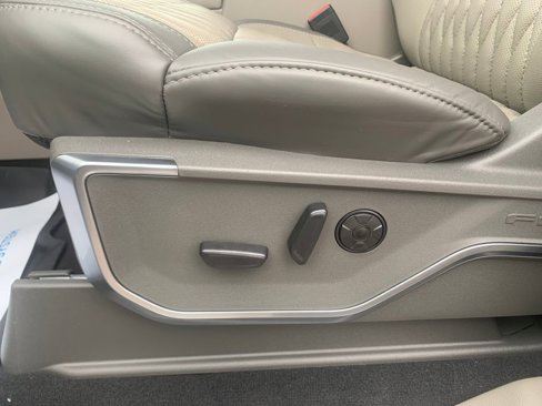 New 2026 Ford F250 Platinum w/ Platinum Plus Package image 13