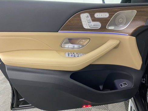 New 2025 Mercedes-Benz GLS 450 4MATIC image 11