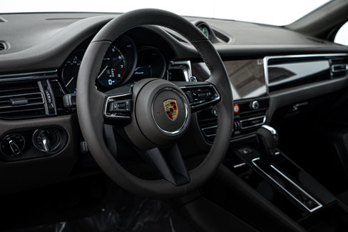 New 2026 Porsche Macan image 13
