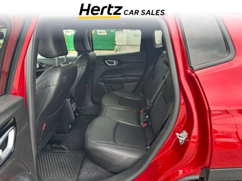 Used 2025 Jeep Compass Trailhawk image 7