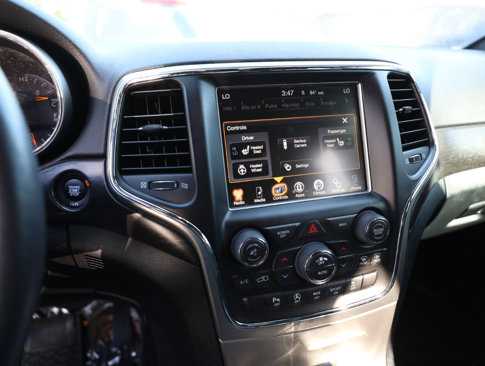 Used 2017 Jeep Grand Cherokee Limited image 18