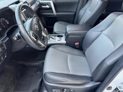 Used 2020 Toyota 4Runner SR5 Premium image 15