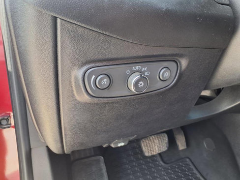 Used 2018 Chevrolet Equinox Premier image 17