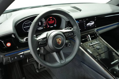 New 2025 Porsche Panamera 4 image 7