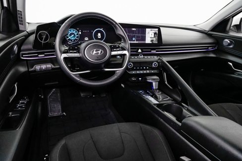 Used 2025 Hyundai Elantra SEL image 6