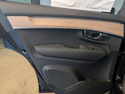 New 2026 Volvo XC90 B6 Plus w/ Protection Package Premier image 23