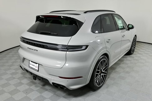 New 2025 Porsche Cayenne GTS image 28