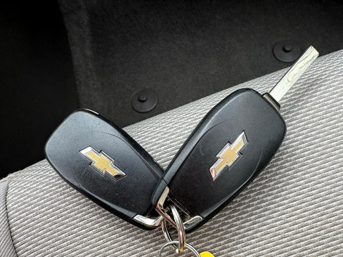 Used 2017 Chevrolet Cruze LS image 36