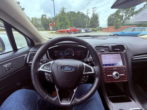 Used 2020 Ford Fusion Titanium image 23