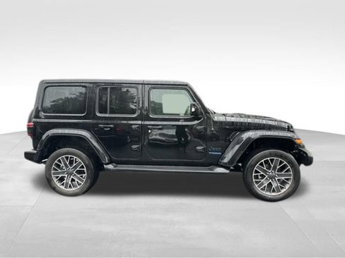 Used 2022 Jeep Wrangler Unlimited Sahara image 10